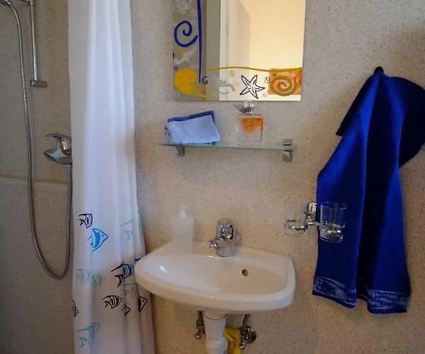 Ferienzimmer Zuelli Bed and Breakfast Erlach